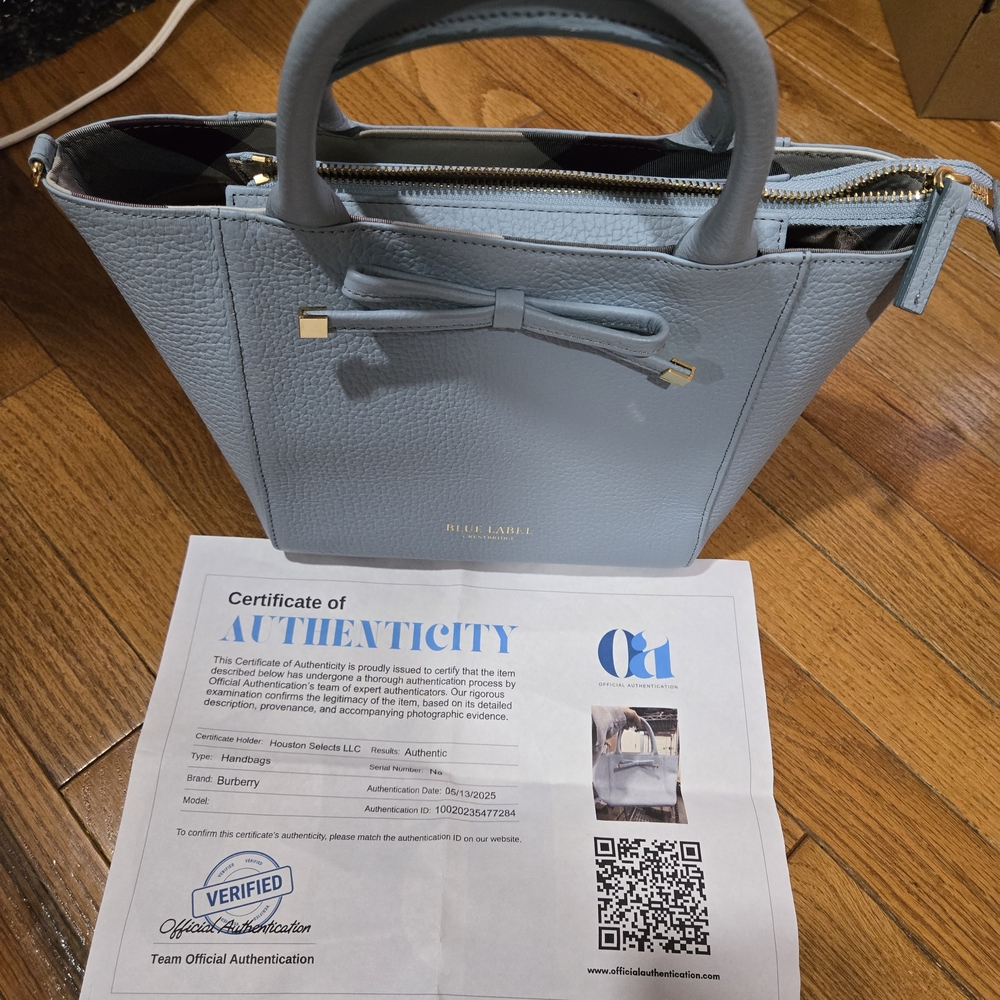 Blue Label Crestridge/Burberry Chic Light Blue Crossbody Bag NWOT - Picture 8 of 10